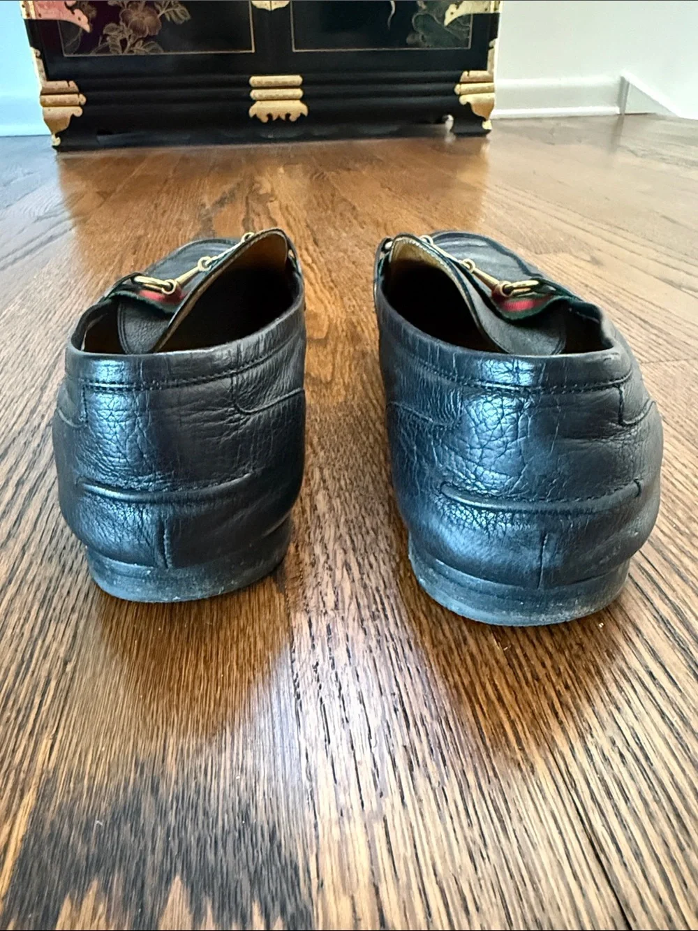 Z Gucci Men 9.5 Black Leather Loafers with Red and Green and Gold Horsebit